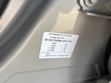 Car image 36