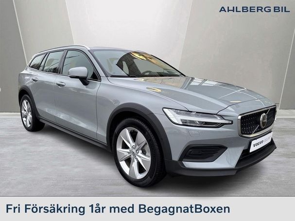 Volvo V60 Cross Country AWD B4 147 kW image number 2