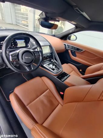 Jaguar F-Type 2.0 R-Dynamic 221 kW image number 9