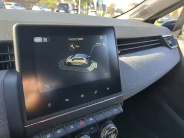Car image 24