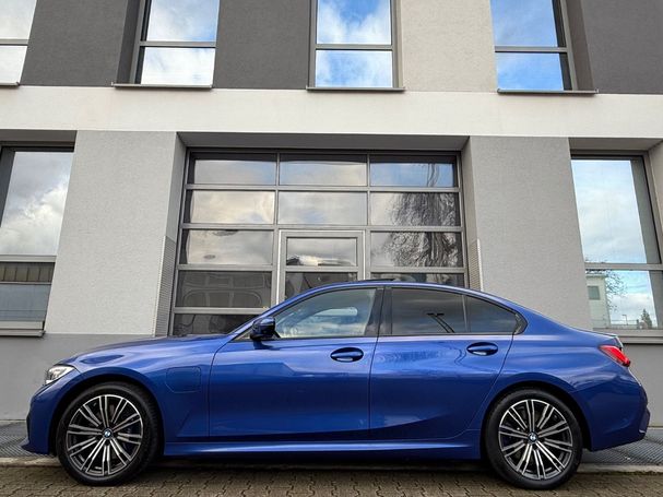 BMW 330 e M Sport 215 kW image number 5