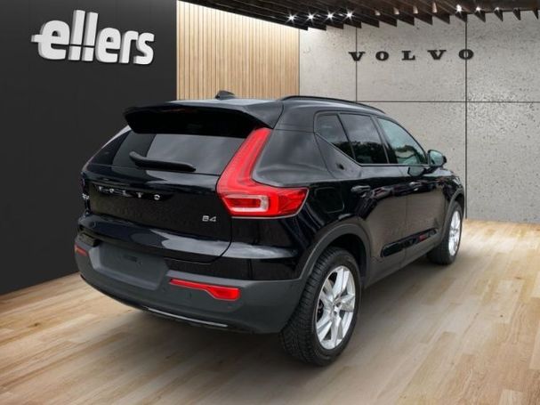 Volvo XC40 B4 Plus Dark 145 kW image number 3