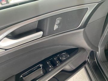 Car image 35