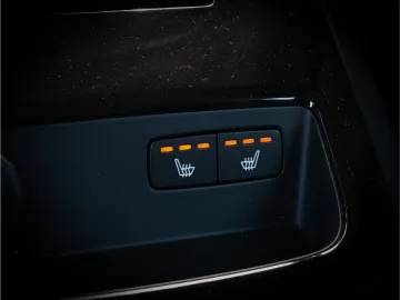 Car image 40