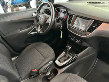 Car image 32
