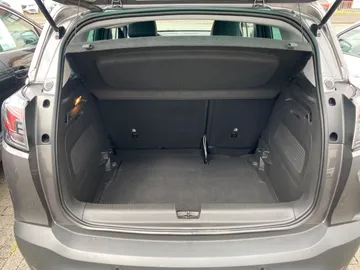 Car image 32