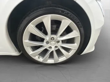 Car image 35