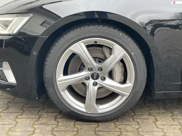 Car image 29
