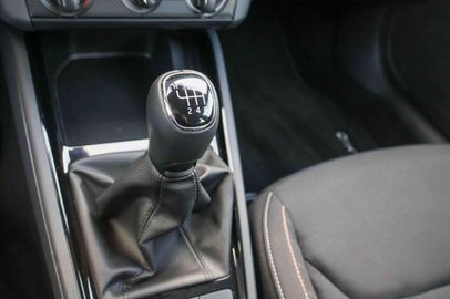 Car image 37