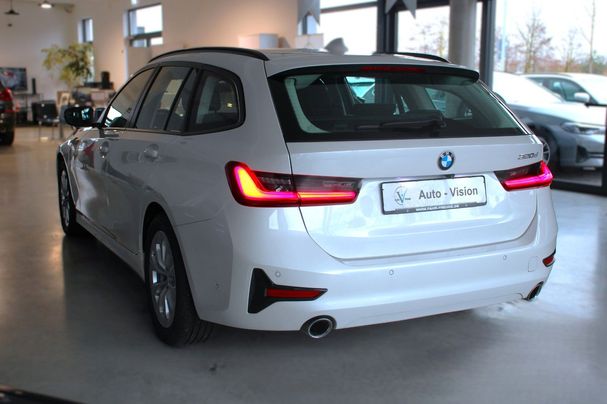 BMW 320d Touring Advantage 140 kW image number 11