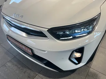 Car image 37