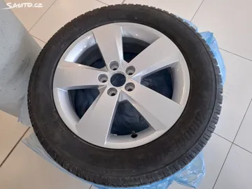 Car image 32