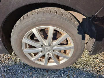 Car image 21