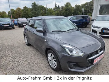 Car image 4