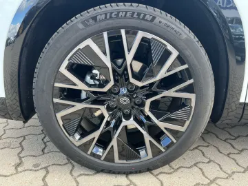 Car image 35