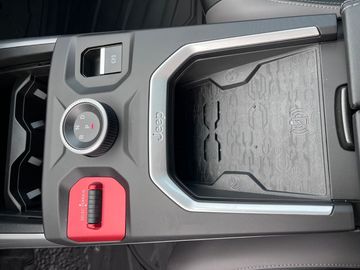 Car image 23