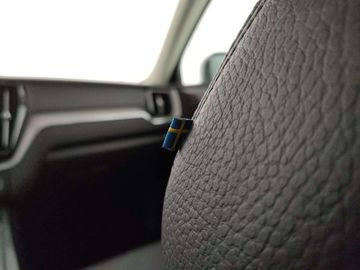 Car image 36