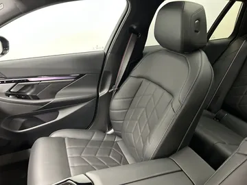 Car image 44