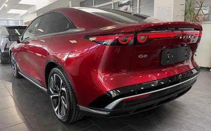 Car image 18