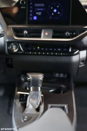 Car image 40