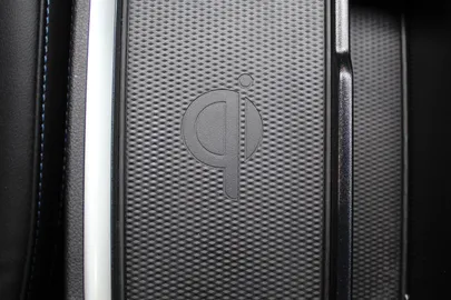 Car image 29