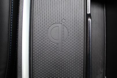 Car image 29