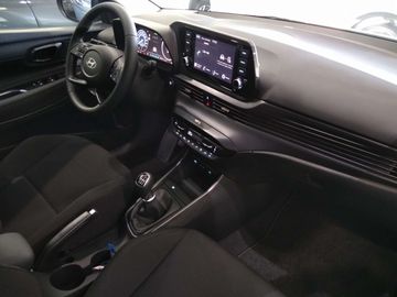 Car image 14