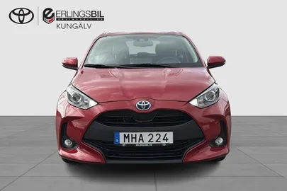 Car image 3