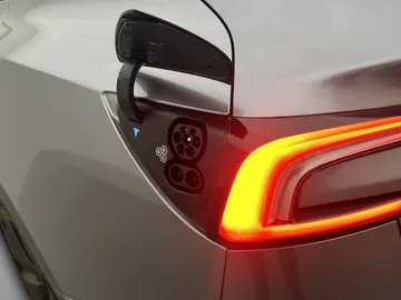 Car image 36