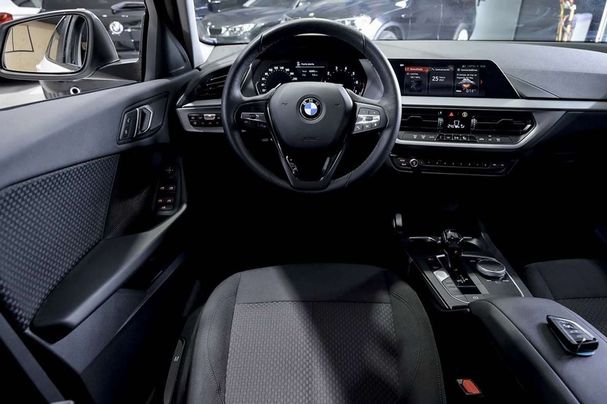 BMW 118i 100 kW image number 47