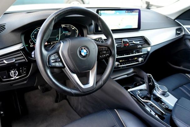 BMW 530d Touring xDrive 210 kW image number 17