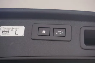 Car image 41