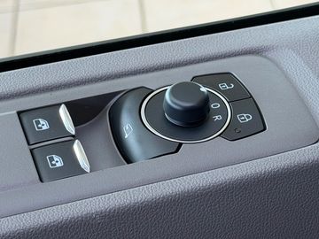 Car image 33