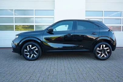 Car image 18