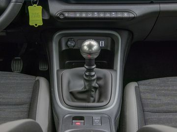 Car image 17