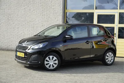 Car image 3