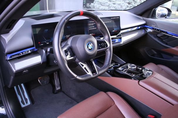 BMW i5 M60 xDrive 440 kW image number 13