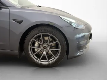 Car image 29