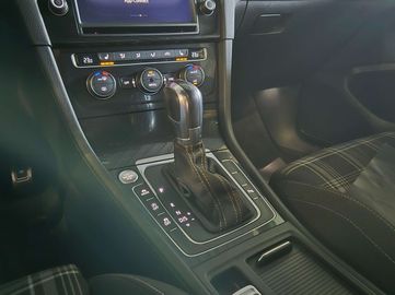 Car image 37