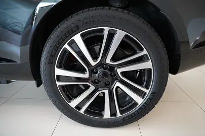 Car image 33