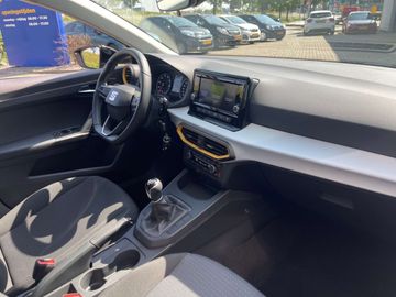 Car image 16