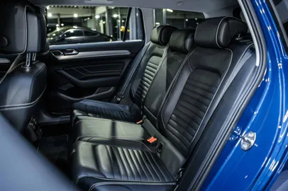 Car image 24