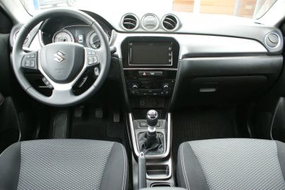 Car image 16