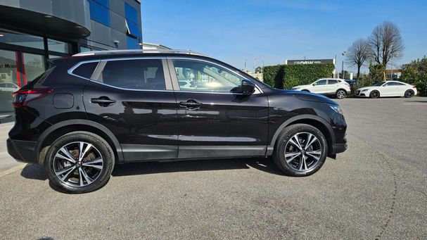 Nissan Qashqai 1.3 DIG-T N-CONNECTA 103 kW image number 2