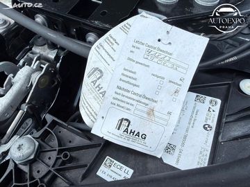 Car image 28