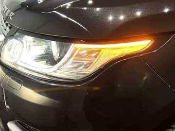 Car image 32