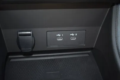 Car image 36