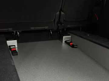 Car image 29