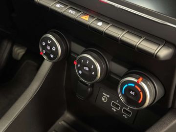 Car image 36