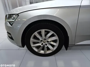 Car image 35